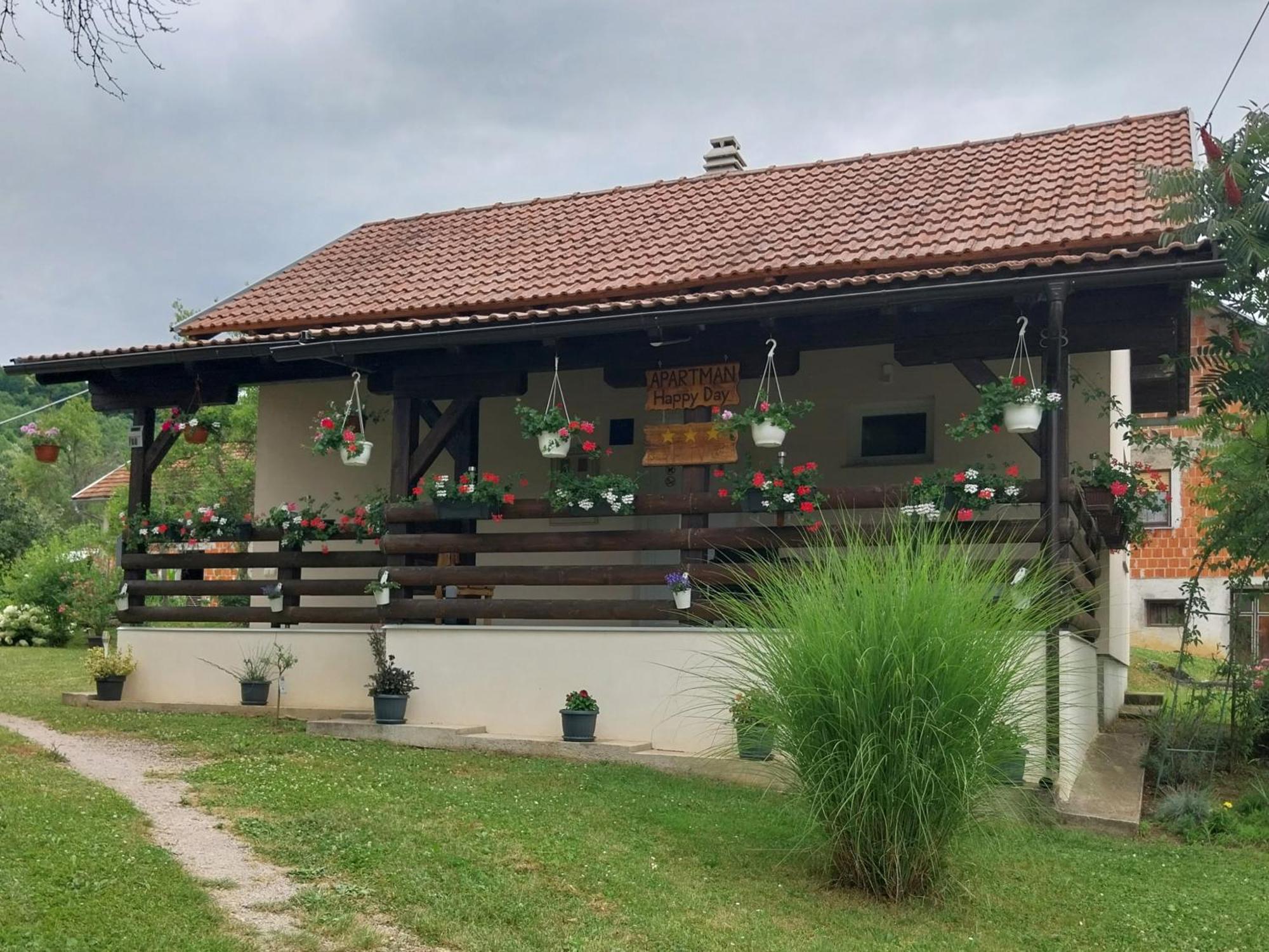 Guest House Happy Day Slunj Dış mekan fotoğraf